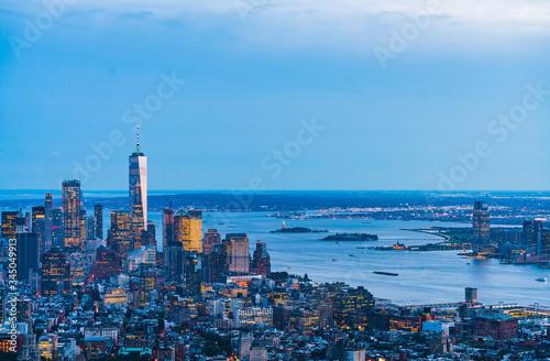 28-08-17,newyork,usa: new york skyscraper at night