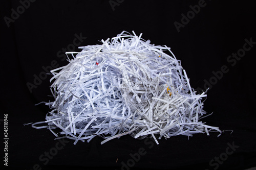 Foto bunch of paper shredded with a shredder
