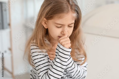 Sick little girl visiting d...