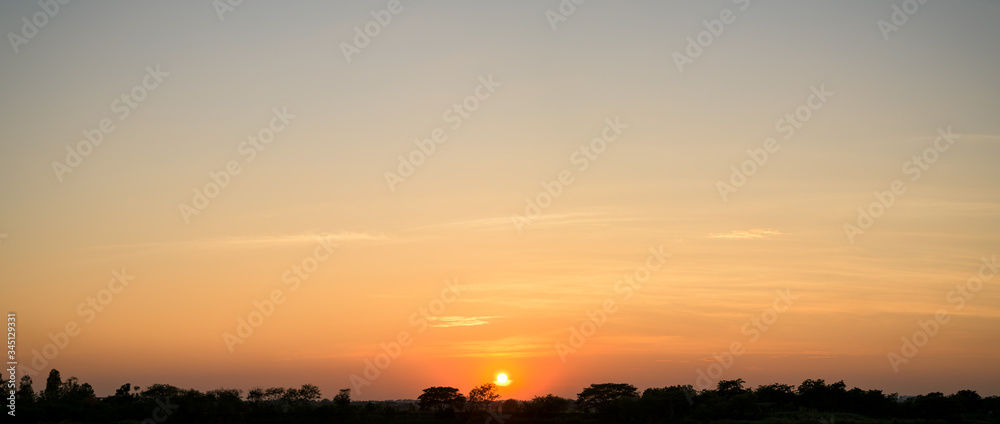 Naklejka premium Panorama of beautiful sky sunset background