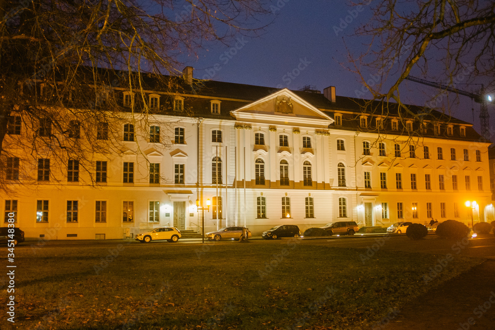 Universität Greifswald bei Nacht