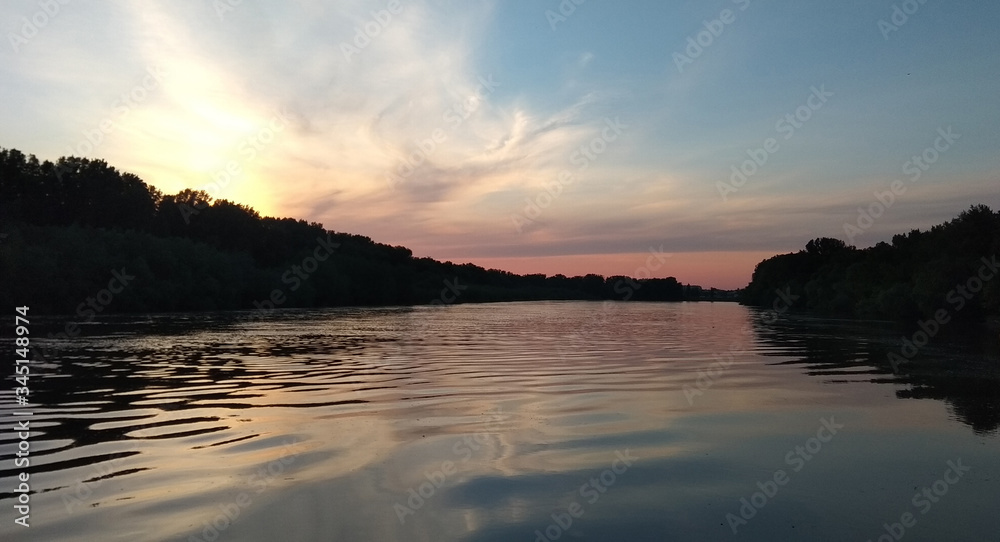 Obraz premium Sunset at the river