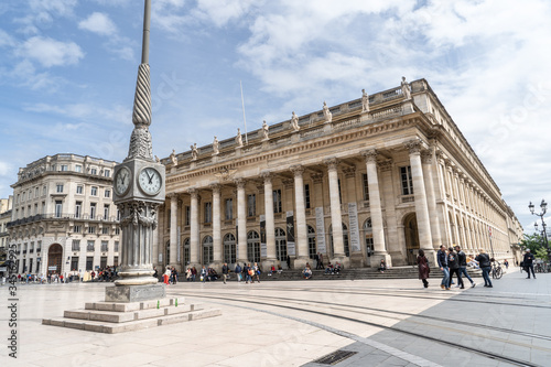 Fototapeta Naklejka Na Ścianę i Meble -  La place de la comédie à Bordeaux, avec le Grand Théatre