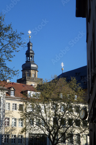 Blick auf die Martinskirche von der Langen Straße aus