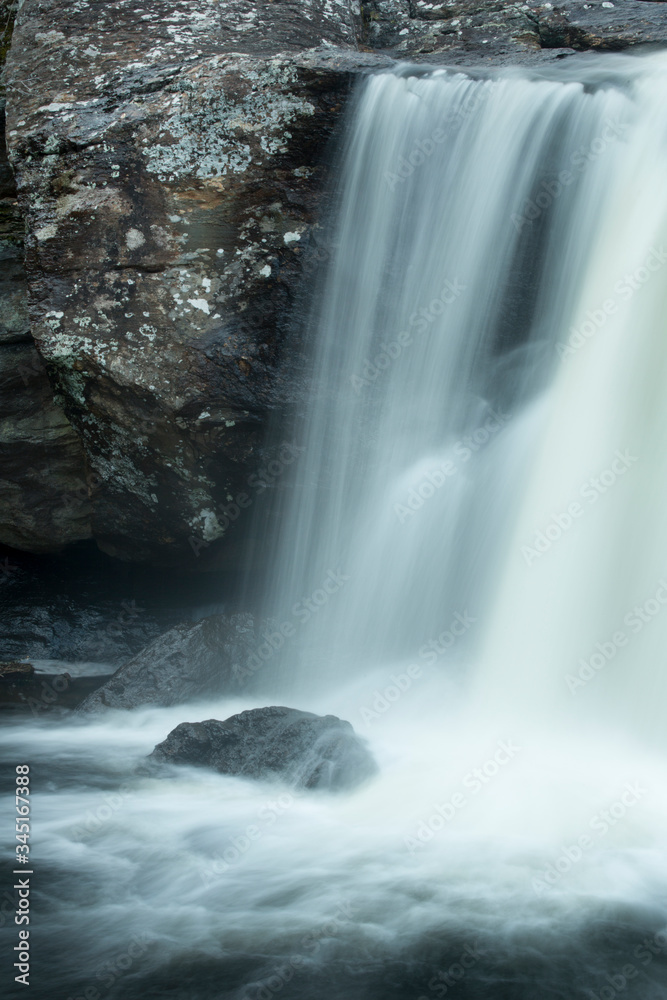 Fototapeta premium Champman Falls in Devil's Hopyard State Park in Connecticut.