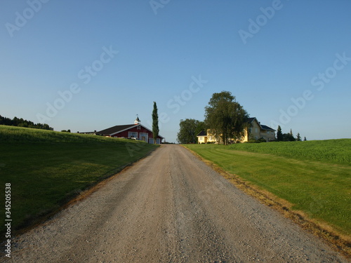 Droga do wiejskiego domu