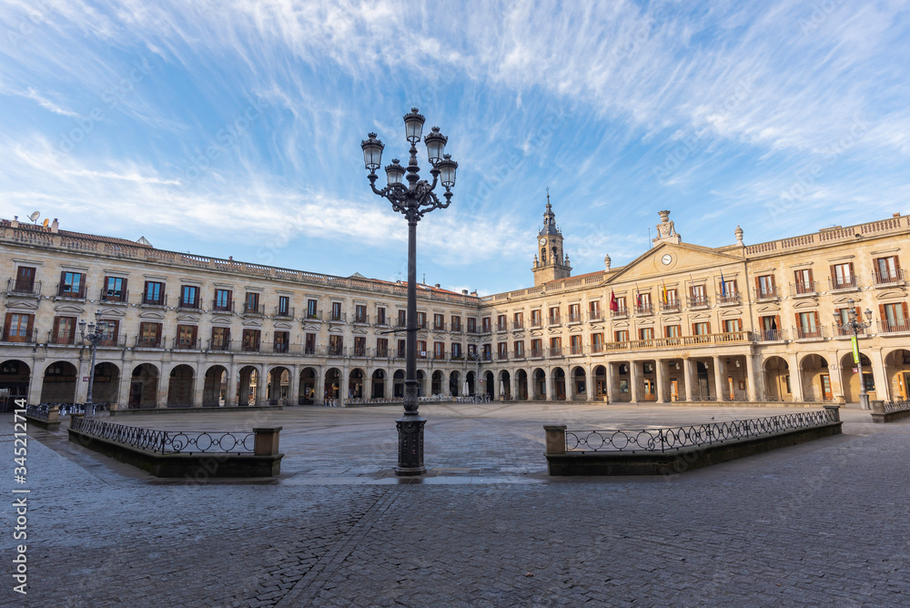 Plaza de España y ayuntamiento de Pamplona (Navarra, España).