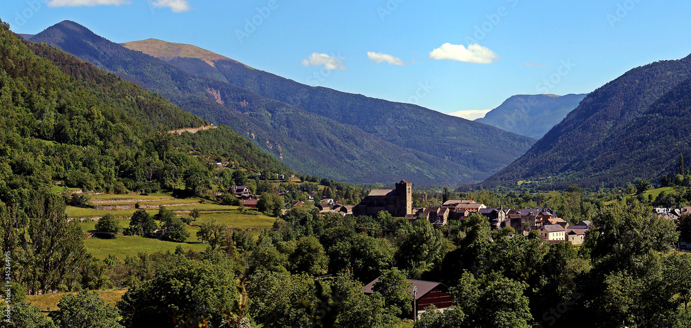 Broto es un municipio de España en el Pirineo, en la provincia de Huesca, España.