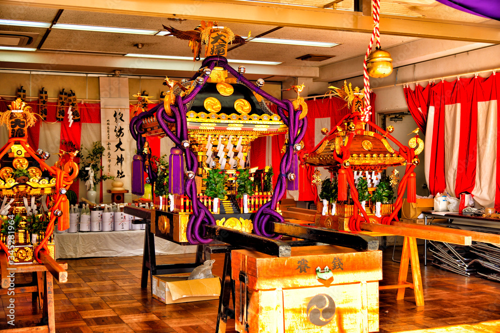 Naklejka premium 【神奈川】横須賀 祭りの出番を待つお神輿