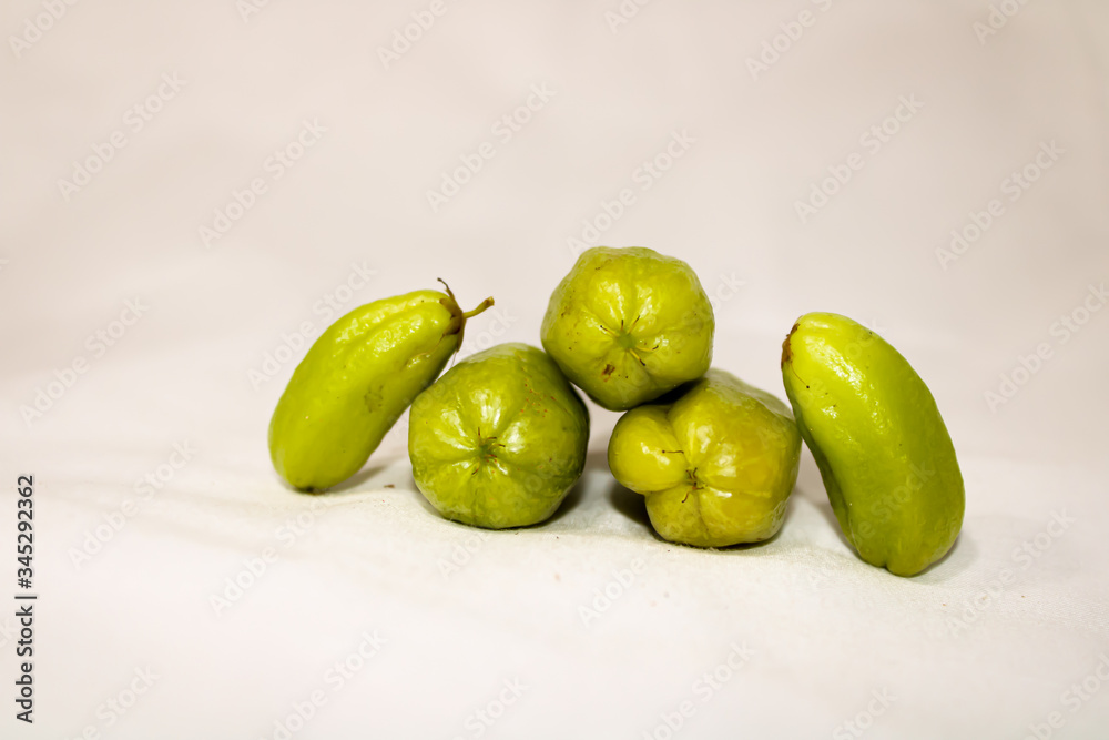 Averrhoa bilimbi (commonly known as bilimbi, cucumber tree, or tree sorrel, bilimbi is a small tropical tree native to Indonesia and Malaysia, reaching up to 15m in height Averrhoa bilimbi (commonly known as bilimbi, cucumber tree, or tree sorrel, bilimbi is a small tropical tree native to Indonesia and Malaysia, reaching up to 15m in height