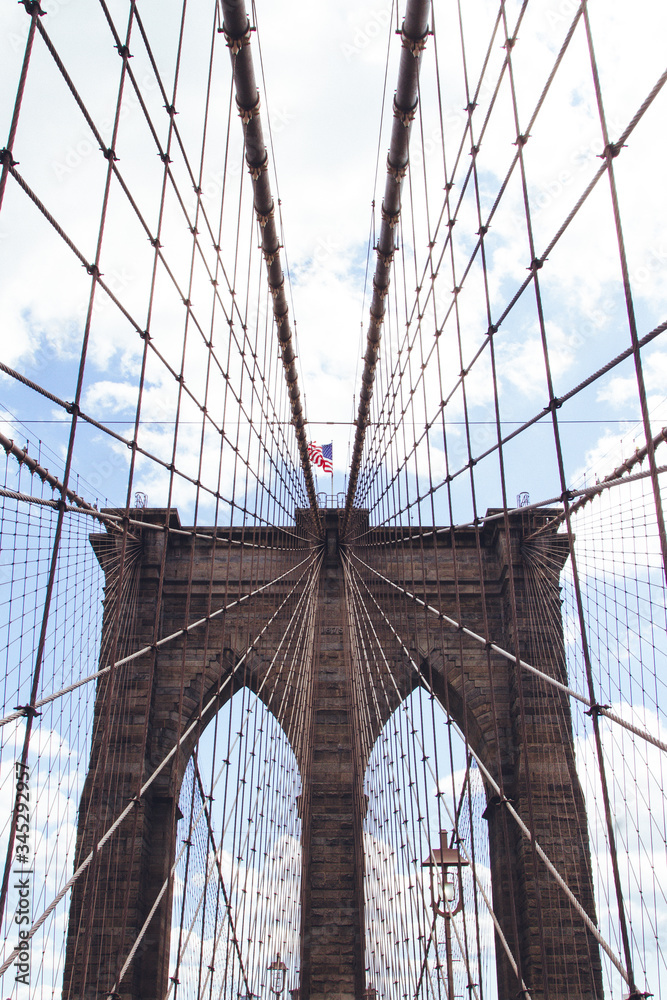 Fototapeta premium Close view Brooklyn Bridge in New York City