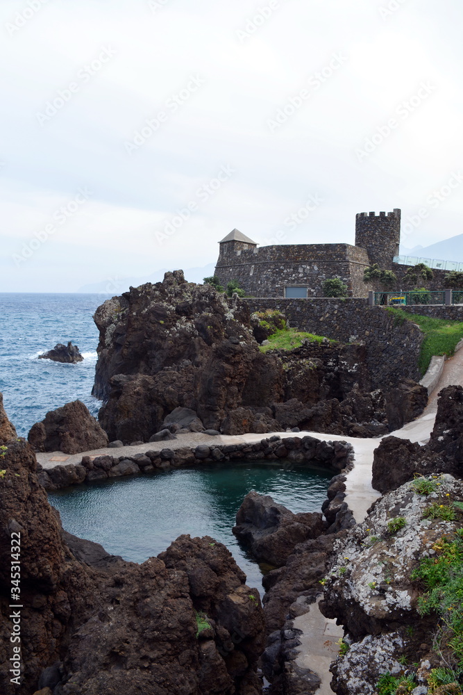 Meerwasserbecken in Porto Moniz im Nordwesten von Madeira