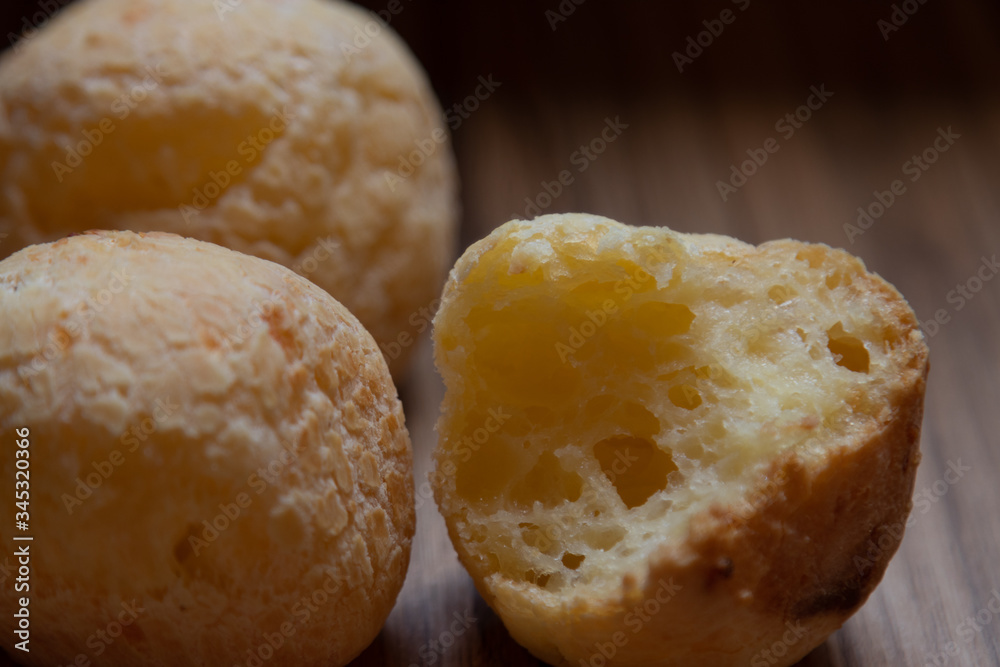 Saboroso Pão de queijo mineiro assado Saboroso Pão de queijo mineiro assado