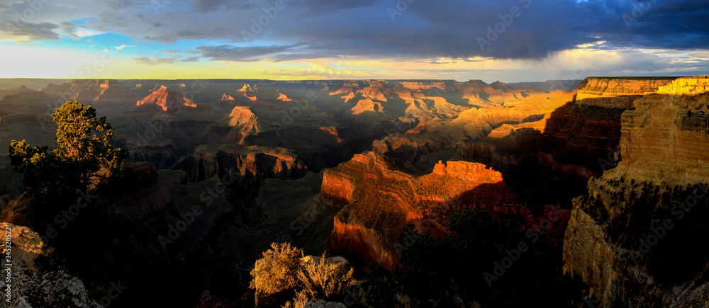 Dramatic sunset at Grand Canyon south rim, Panorama