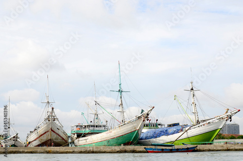 Phinisi ships in the Sunda Kelapa Harbour, Jakarta, Indonesia © AgusDLaksono