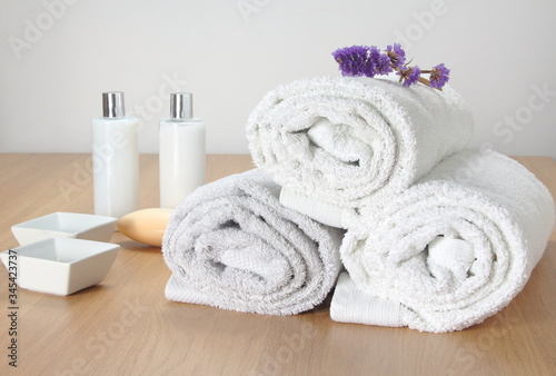 toallas limpias para hoteles, gimnasios, spa.
