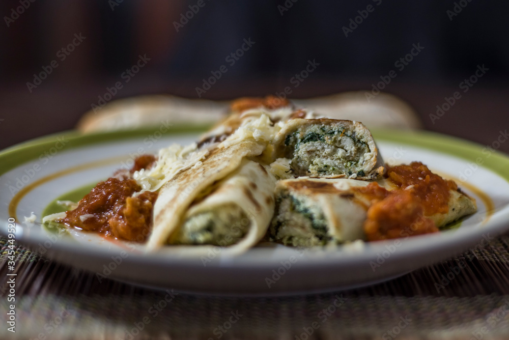cheese and spinach cannelloni with tomato sauce cheese and spinach cannelloni with tomato sauce