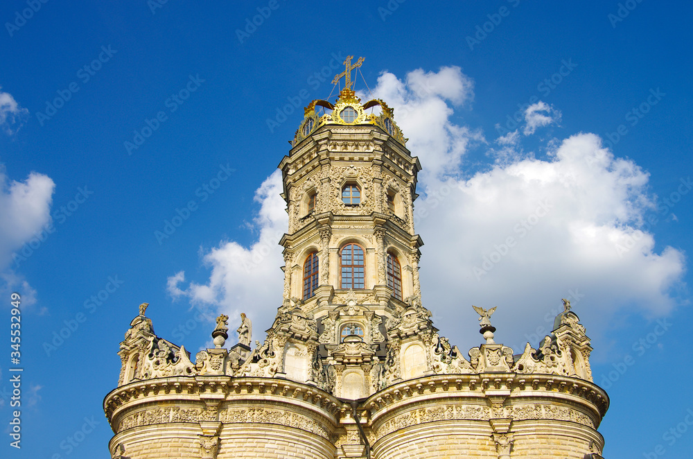 Fototapeta premium DUBROVITSY, MOSCOW REGION, RUSSIA - September, 2019: Church of the Theotokos of the Sign at Dubrovitsy Estate