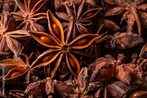 in the foreground, the anise stars with a detailed view.