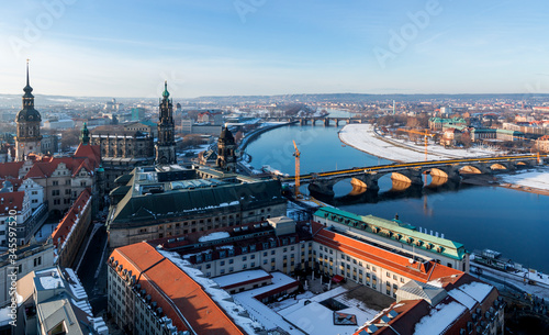 Der Blick über die Altstadt von Dresden und die Elbe.