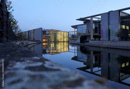 Regierungsviertel in Berlin im Frühling 2020 während der Corona-Krise, Kanzleramt 