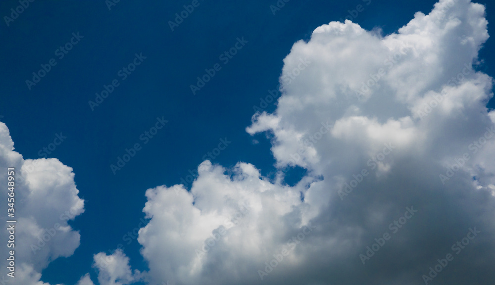 white clouds floating in the blue sky white clouds floating in the blue sky