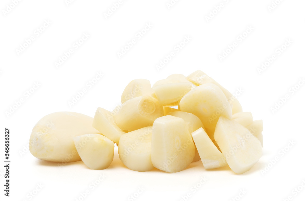 fresh raw garlic cut slice isolated on white background with clipping path fresh raw garlic cut slice isolated on white background with clipping path