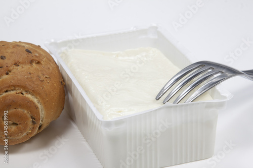 Photos formaggio tenero di bovino stracchino con vaschetta
