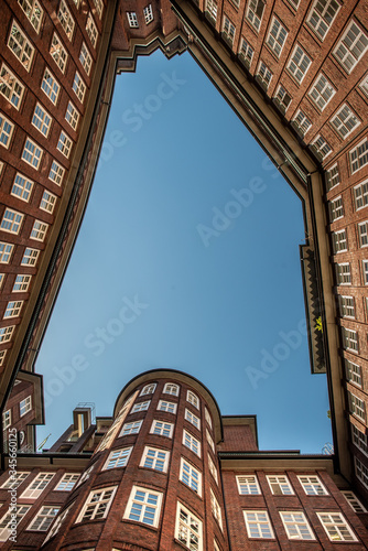 Chilehaus in den Himmel photo