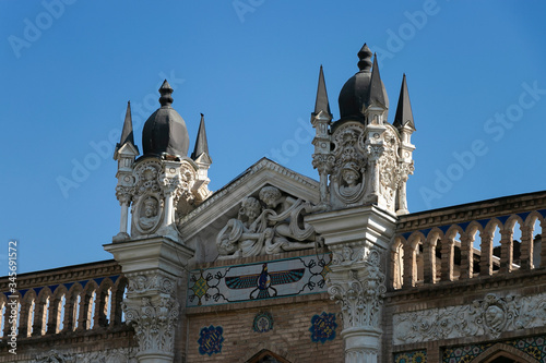 A view of a beautiful building