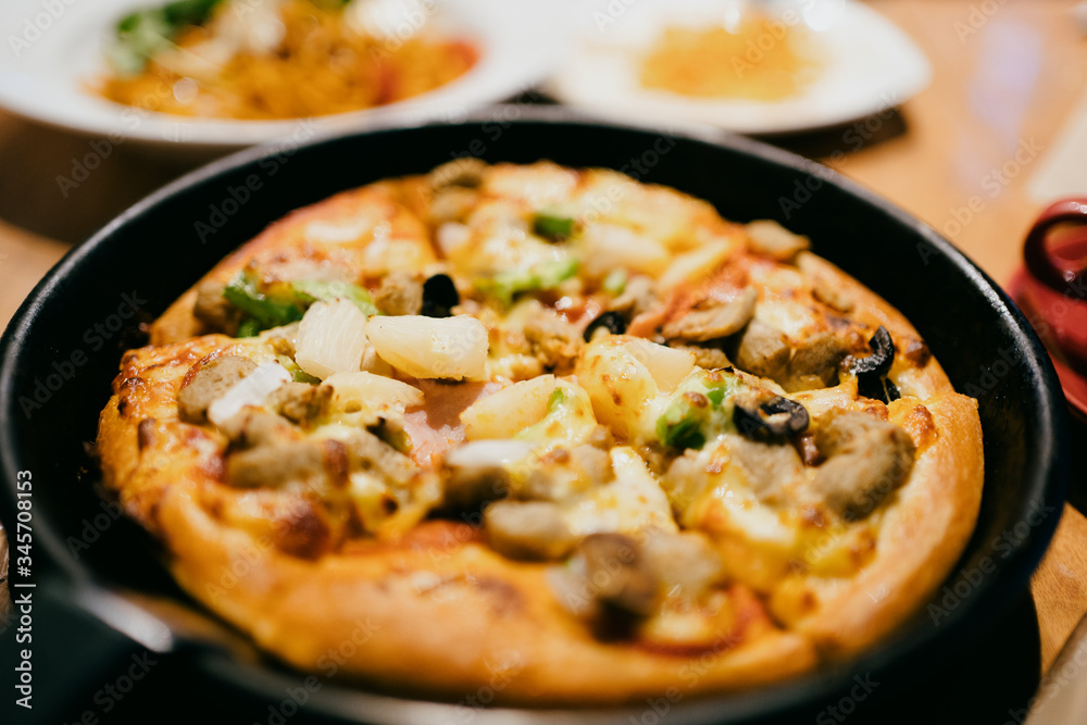 pizza in a pan pizza in a pan
