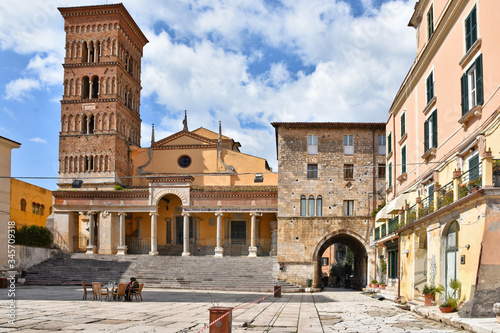 Fototapeta Naklejka Na Ścianę i Meble -  A small square in the town of Terracina, Italy.