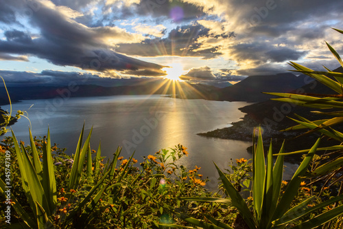 Fototapeta Naklejka Na Ścianę i Meble -  sunrise at lake atitlan