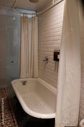 diseño Interior de bañera, un lugar para relajarte  photo