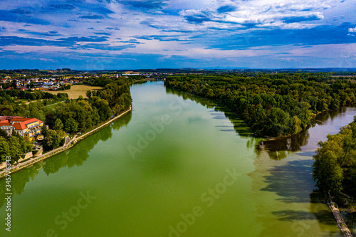 Die Donau von oben   Atemberaubende Drohnenaufnahmen von der Donau