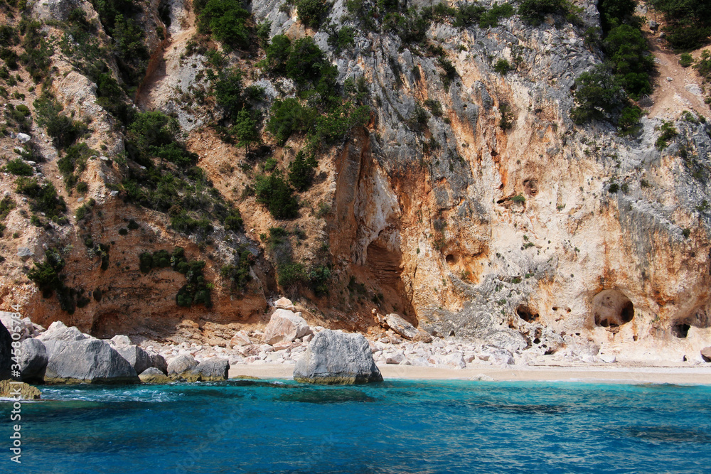 Dettagli da Cala dei Gabbiani nello splendido Golfo di Orosei, in Sardegna.