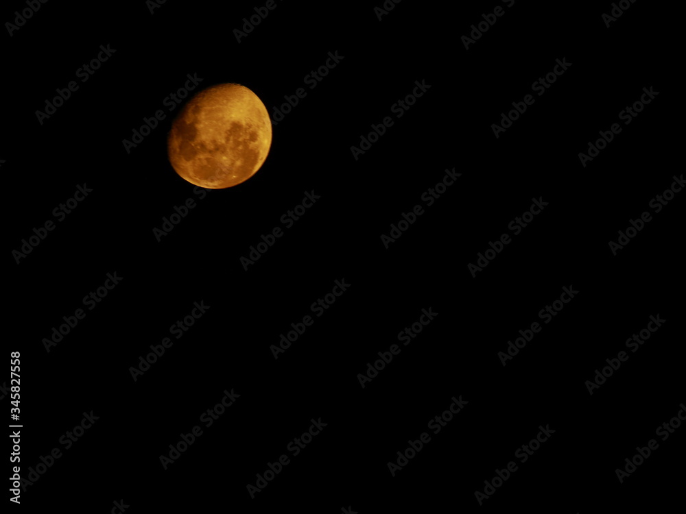 Fototapeta premium Fotografias a la luna en segunda semana de Febrero, Hemisferio sur.