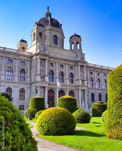 Obraz na płótnie Vienna, Austria - May 18, 2019 - The Naturhistorisches Museum or Natural History Museum located in Vienna, Austria. w salonie