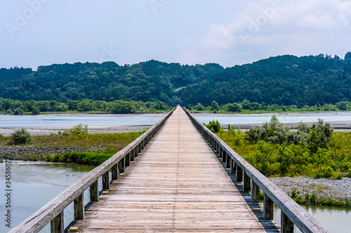 Fototapeta Naklejka Na Ścianę i Meble -  静岡県の蓬莱橋