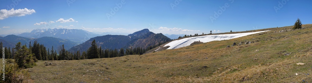 Knapp unterhalb des Zinnenbergs