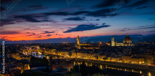 Firenze al tramonto veduta da piazzale Michelangelo