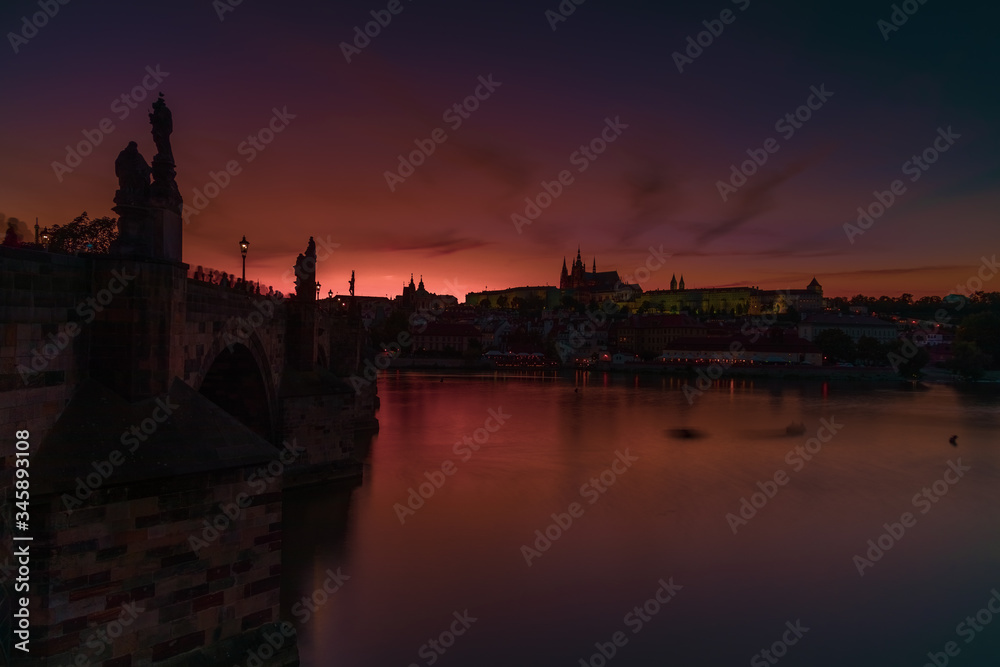 Fototapeta premium Praga ponte Carlo al tramonto