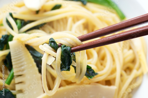 spaghetti with Bamboo shoot and spinach photo