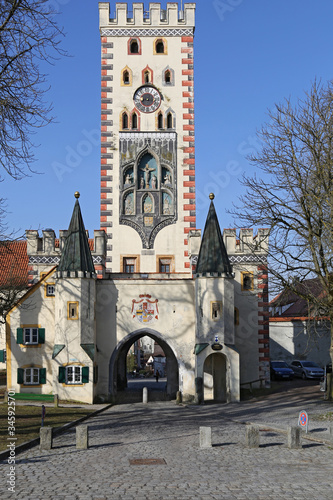 das spätgotische sog. Bayertor in der Befestigungsmauer von Landsberg am Lech von Osten aus gesehen photo