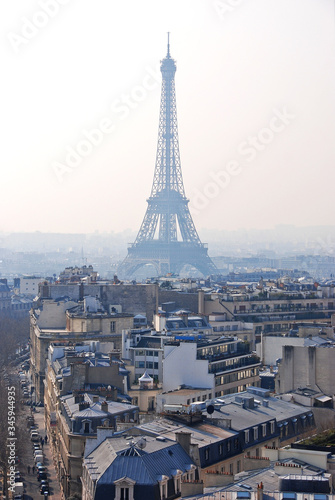 Paris von oben mit mit Blick auf den Eiffelturm