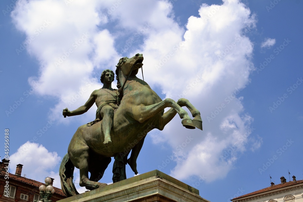 Statua, Torino