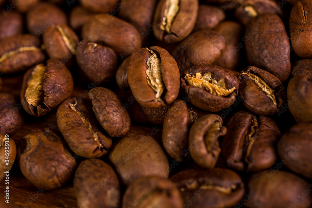 Naklejka premium Roasted coffee beans