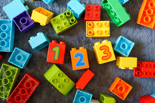 Building blocks for kids education with numbers 1 2 3 4