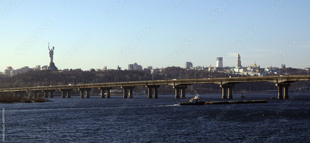 Fototapeta premium Paton Bridge in Kiev