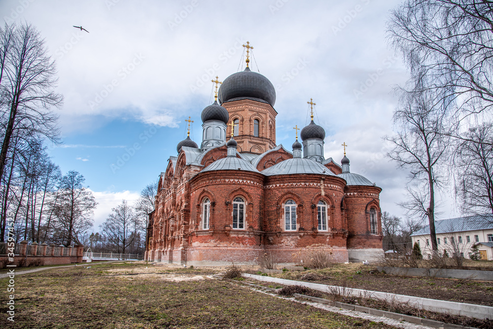 Obraz premium Vvedensky Island Monastery, Cover. Vladimir region. Spring